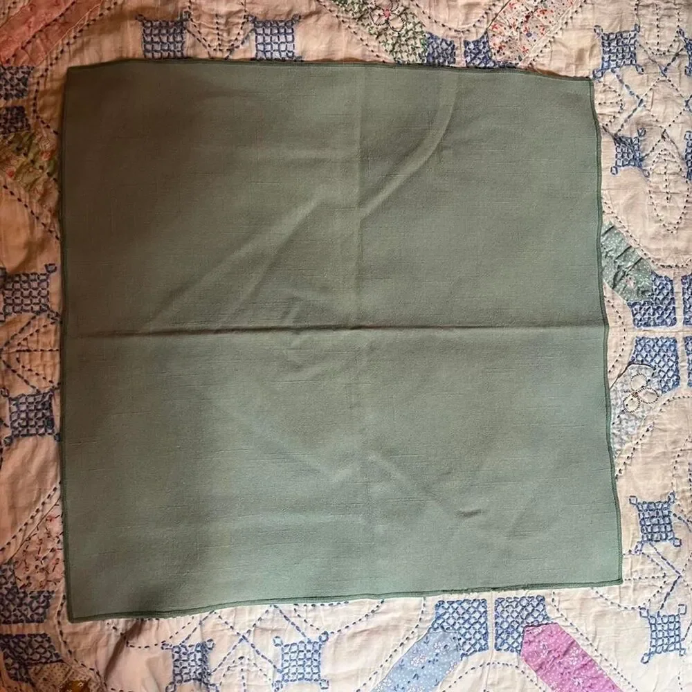 VTG Green Napkins and Plaid Napkin Holders Set of 4
